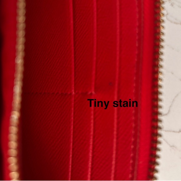 GUC - Coach Red Saffiano Zip Wallet with Gold Logo - Picture 10 of 10